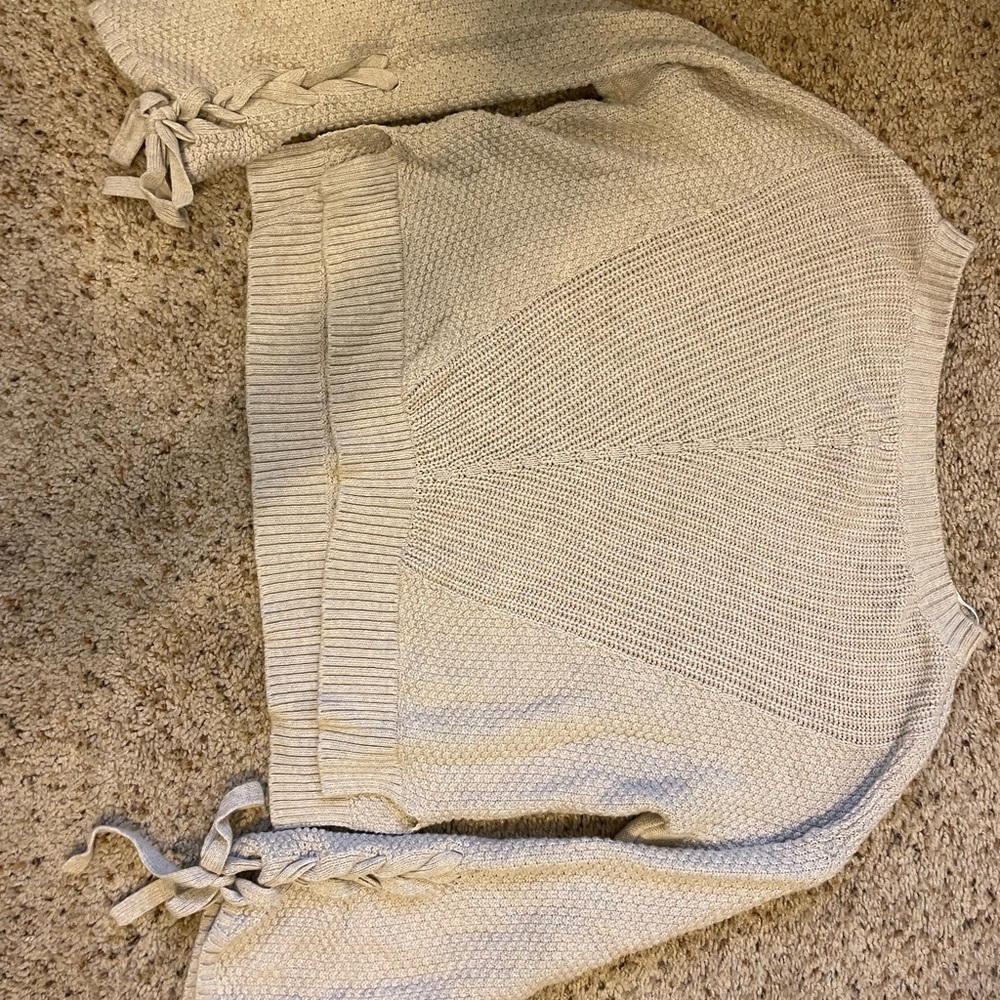 Hollister sweater